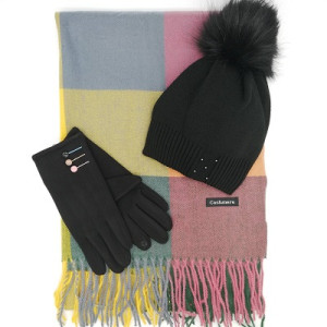 Стилен дамски комплект шал, шапка с пух и ръкавици в черно