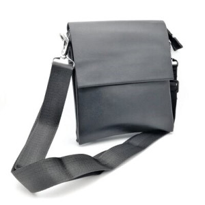 Мъжка чанта с капак за през рамо-Черна