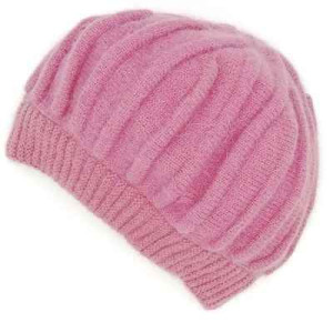 Зимна дамска шапка тип барета в розов цвят