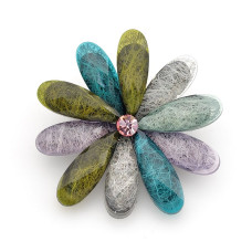 Луксозна брошка цвете с многоцветен дизайн и розов камък Луксозна брошка цвете с многоцветен дизайн и розов камък