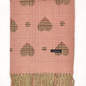 Кашмирен шал светло розово със сърца и ресни Кашмирен шал светло розово със сърца и ресни