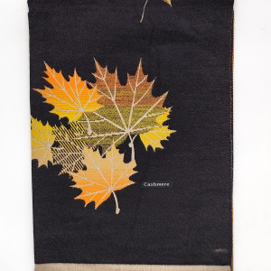 Кашмирен дамски шал в черно с листа и къси ресни-Двулицев