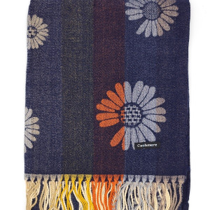 Дамски кашмирен шал в синьо с цветя и дълги ресни