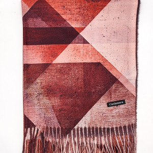 Елегантен кашмирен шал в бордо с фигури