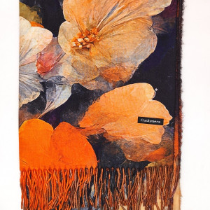 Топъл кашмирен шал с цветя с  оранжев цвят