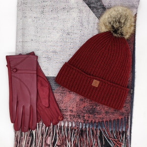 Топъл зимен комплект в боро-Шал, шапка с пух и ръкавици с копче