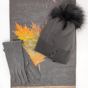 Дамски комплект шапка, шал и ръкавици в сиво – Практичен подарък за жена Дамски комплект шапка, шал и ръкавици в сиво – Практичен подарък за жена