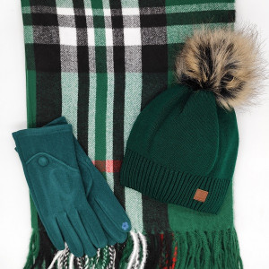 Луксозен подарък за жена – кашмирен шал Burberry, шапка и ръкавици в зелено