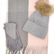 Дамски комплект шапка с естествен пух, шал и ръкавици в сиво и розово Дамски комплект шапка с естествен пух, шал и ръкавици в сиво и розово