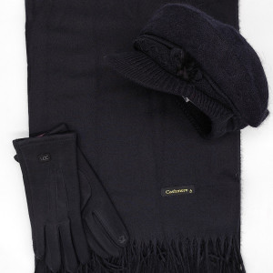 Дамски зимен комплект в черно – кашмирен шал, ръкавици и шапка с козирка тип барета