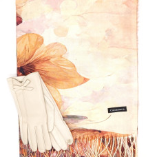 Комплект шал и ръкавици в екрю с декоративна панделка-Луксозен подарък за жена Комплект шал и ръкавици в екрю с декоративна панделка-Луксозен подарък за жена