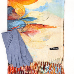 Впечатляващ подарък за жена – комплект шал и ръкавици с цветен мотив