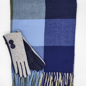 Стилен зимен комплект шал и ръкавици с две копчета в тъмно синьо