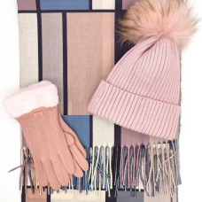 Розов зимен комплект от 3 части-Шапка с пух, шал и ръкавици