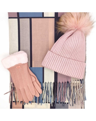 Розов зимен комплект от 3 части-Шапка с пух, шал и ръкавици Розов зимен комплект от 3 части-Шапка с пух, шал и ръкавици