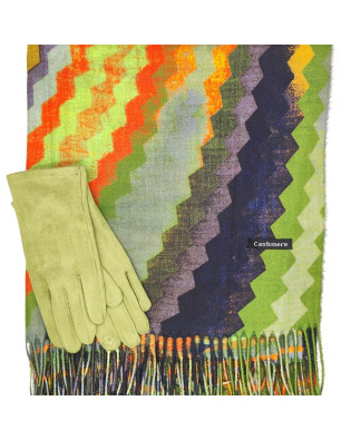 Шал и ръкавици в зелено-Елегантен дамски зимен комплект Шал и ръкавици в зелено-Елегантен дамски зимен комплект