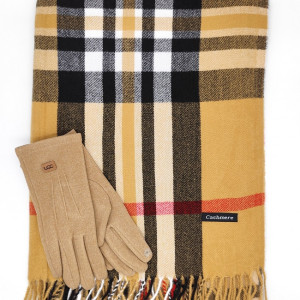 Бежов зимен комплект Burberry-Шал и ръкавици