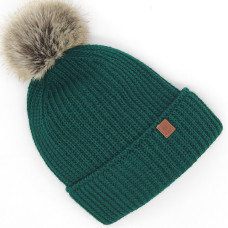 Дамска зимна шапка с пух в тъмнозелено – българско производство