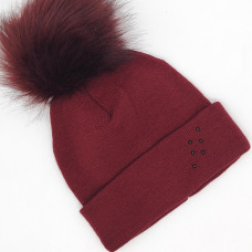 Дамска зимна шапка с пух и камъчета в бордо – българско производство Дамска зимна шапка с пух и камъчета в бордо – българско производство