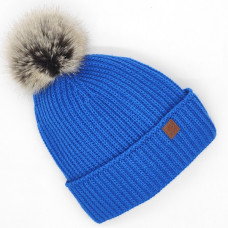 Дамска зимна шапка с пух в кралско синьо – българско производство Дамска зимна шапка с пух в кралско синьо – българско производство