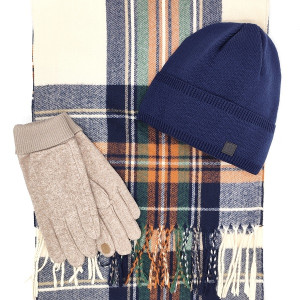Мъжки зимен комплект шапка, шал и ръкавици – кашмирен шал в синьо каре, топла шапка и бежови ръкавици