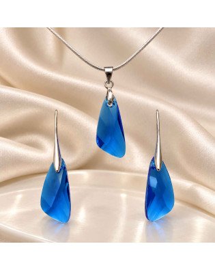 Комплект бижута Сваровски Capri Blue – колие и висящи обеци със сини камъни Комплект бижута Сваровски Capri Blue – колие и висящи обеци със сини камъни