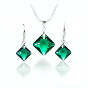 Комплект бижута Emerald Shimmer със зелени кристали – колие и обеци Square Комплект бижута Emerald Shimmer със зелени кристали – колие и обеци Square