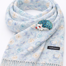 Стилен дамски комплект шал и брошка таралеж Стилен дамски комплект шал и брошка таралеж