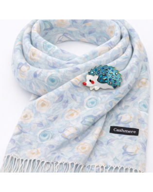 Стилен дамски комплект шал и брошка таралеж