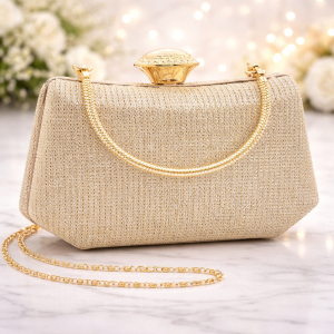 Малка официална чанта с нестандартен дизайн с дръжка и синджир златиста