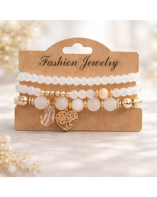 Изчистена дамска гривна с бели мъниста и висулка сърце Изчистена дамска гривна с бели мъниста и висулка сърце