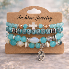 Свежа дамска гривна с тюркоазени мъниста, кръст и ръката на Фатима
