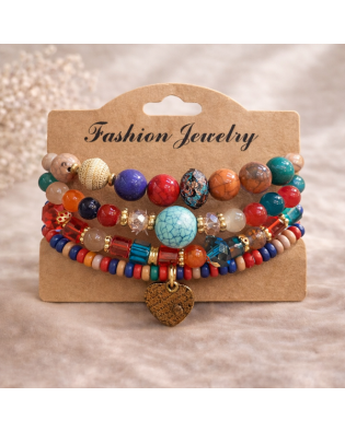 Цветна дамска гривна с мъниста и висулка сърце