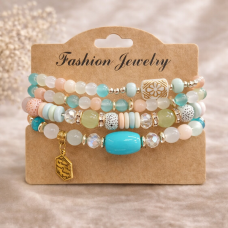 Нежна дамска гривна с пастелни мъниста и цветни акценти