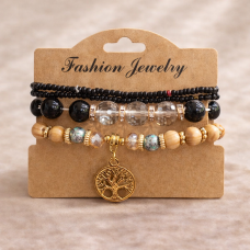 Стилна дамска гривна с черни мъниста и дървото на живота