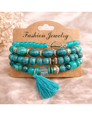 Бохо дамска гривна с тюркоазени мъниста и пискюл