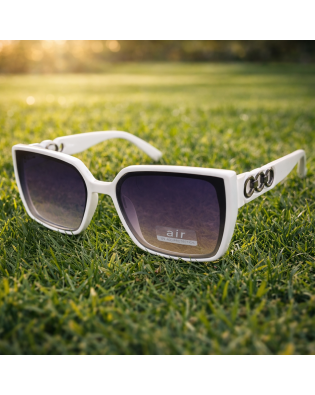 Дамски слънчеви очила квадратни White Chic – бели с цветни стъкла и UV защита Дамски слънчеви очила квадратни White Chic – бели с цветни стъкла и UV защита