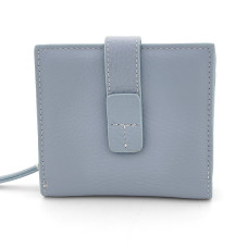 Дамско портмоне малко небесно синьо от естествена кожа с магнитно закопчаване и цип Дамско портмоне малко небесно синьо от естествена кожа с магнитно закопчаване и цип