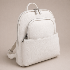 Бяла дамска раница от еко кожа с удобен преден джоб и цип