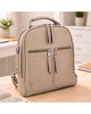 Бежова дамска раница с двойни предни джобове и много отделения Бежова дамска раница с двойни предни джобове и много отделения