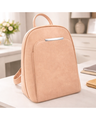 Елегантна дамска раница твърда в розово с метална лайсна Елегантна дамска раница твърда в розово с метална лайсна