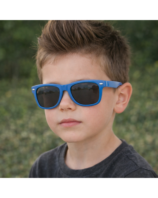Детски слънчеви очила за момче със синя рамка и UV 400 защита