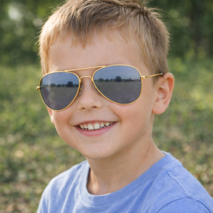 Детски слънчеви очила бъбрек със сиви стъкла и поляризация