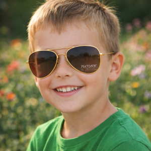 Детски слънчеви очила бъбрек със златиста рамка и поляризация