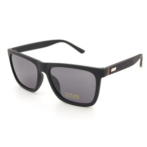 Мъжки слънчеви очила спортен модел UV400 – черен мат с детайл