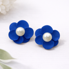 Обеци на винт цвете с перла в турско синьо