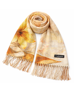 Пролетен шал в бежово с цветя