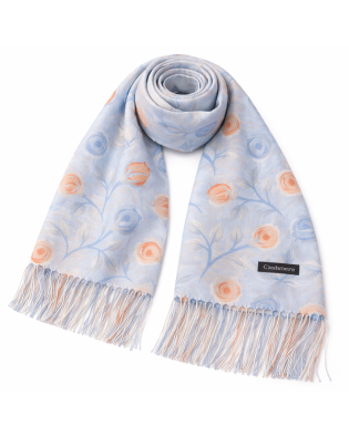 Дамски тънък шал в синьо с цветя и дълги ресни