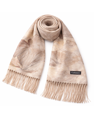 Пролетен дамски шал в бежовата гама с дълги ресни