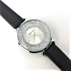 Дамски часовник с бели камъчета в циферблата